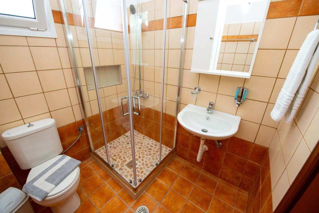 Lena'S Apartments Astrakeri Екстер'єр фото