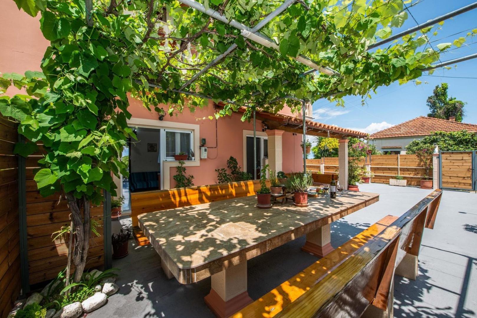 Lena'S Apartments Astrakeri Екстер'єр фото